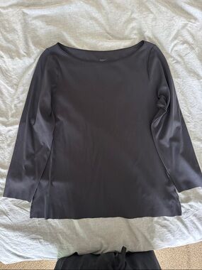 Nike Black yoga long Sleeve Boatneck Women's Top